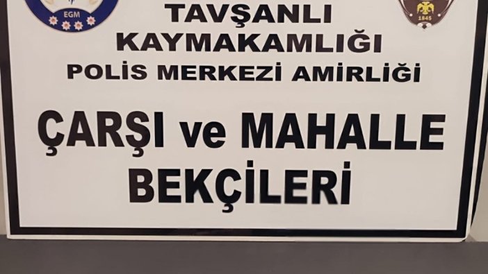 Altın kutusu içerisinden uyuşturucu çıktı