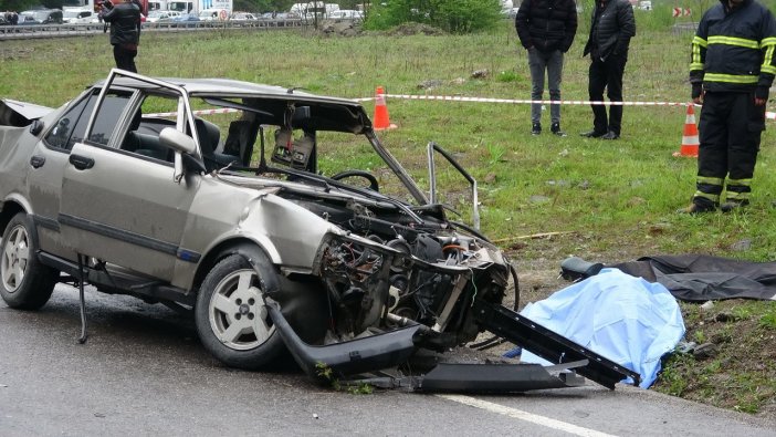 Tofaş hurdaya döndü: 3 ölü, 1 yaralı