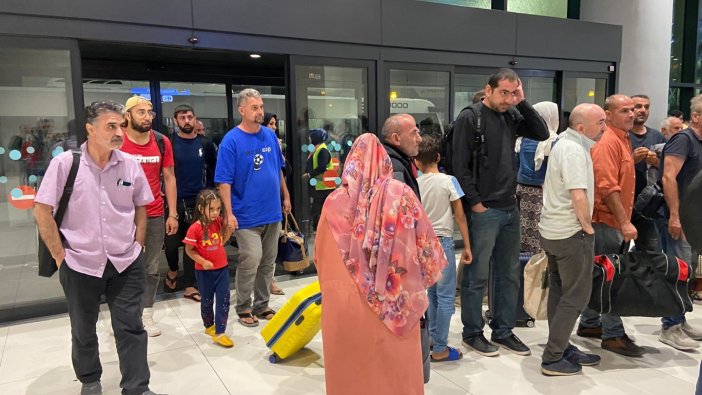 Tahliye edilen Türk vatandaşları İstanbul'da