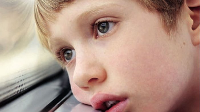 Anne - babalar dikkat: Çocuğunuz da bu belirtiler varsa Otizm olabilir