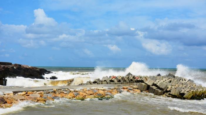 Yağış sonrası denizin rengi değişti