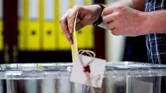 İYİ Parti YSK temsilcisi Öztürk: Yurt dışı temsilcilik ve gümrük kapılarında 112 bin 306 kişi oy kullandı