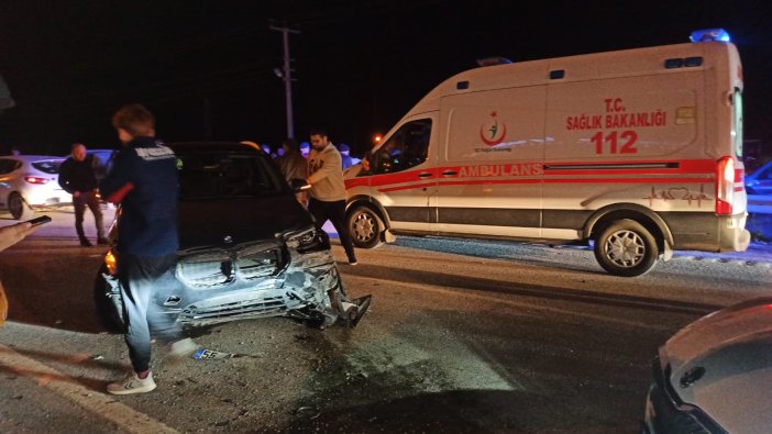 Sungurlu'da 3 araç çarpıştı