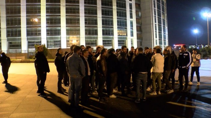 O uygulamanın bayi temsilcileri adliye önünde toplandı!