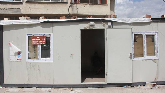 Muhtarlar yan yana hizmet veriyor