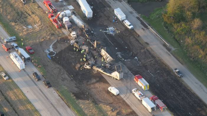 72 araç birbirine girdi 6 ölü 37 yaralı