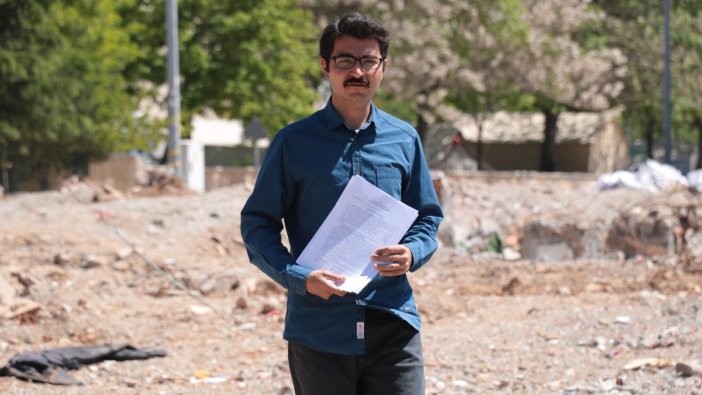 Depremzede öğretmene büyük şok