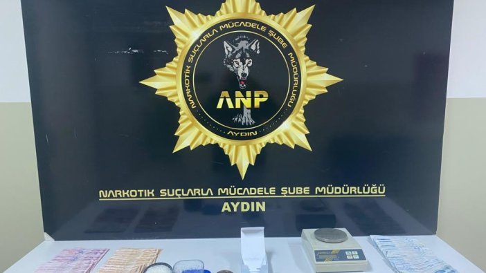 Torbacı sevgililer narkotikten kaçamadı