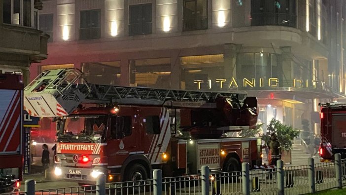 Beyoğlu'nda korkutan yangın