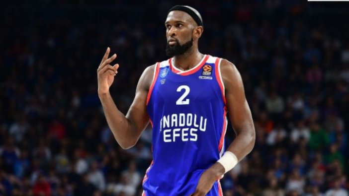 Anadolu Efes'in yıldızı kalp krizi geçirdi