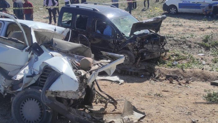 Konya'da feci kaza: 5 kişi hayatını kaybetti, 2 yaralı
