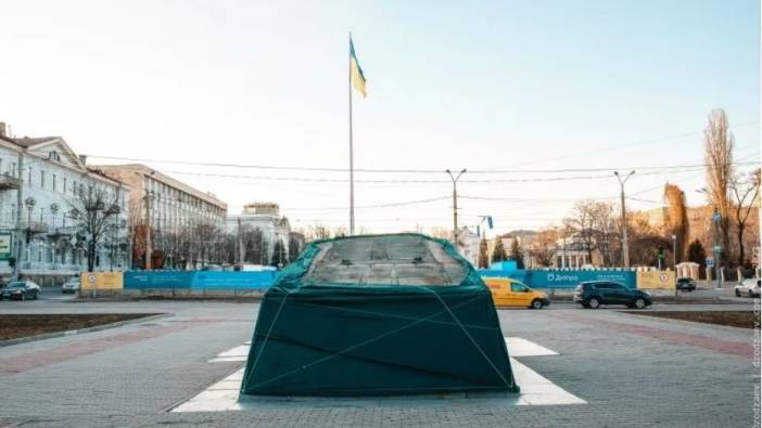 Sovyet anıtları bir bir kaldırılıyor