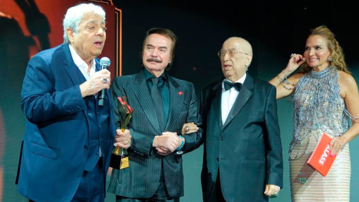 Klass Ödülleri renkli görüntülere sahne oldu: Ünlü isimler yağmur gibi yağdı