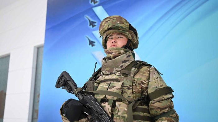 Kazak askeri Afrika yolunda