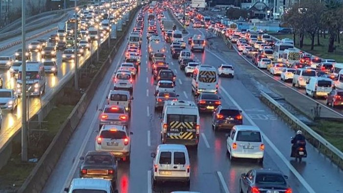 İstanbul'da pazar günü bazı yollar trafiğe kapatılacak