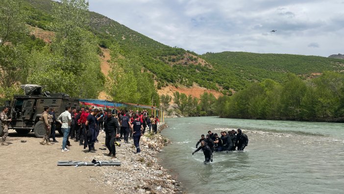 Munzur Çayı'nda kaybolan 3 kişiden 1'nin cansız bedenine ulaşıldı
