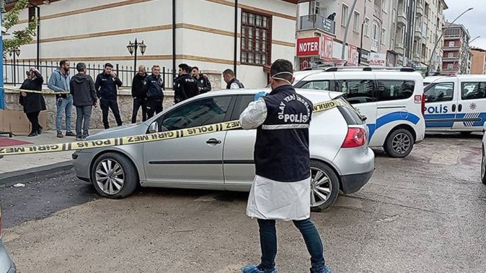 Karaman'da bir kişi park halindeki araçta ölü bulundu