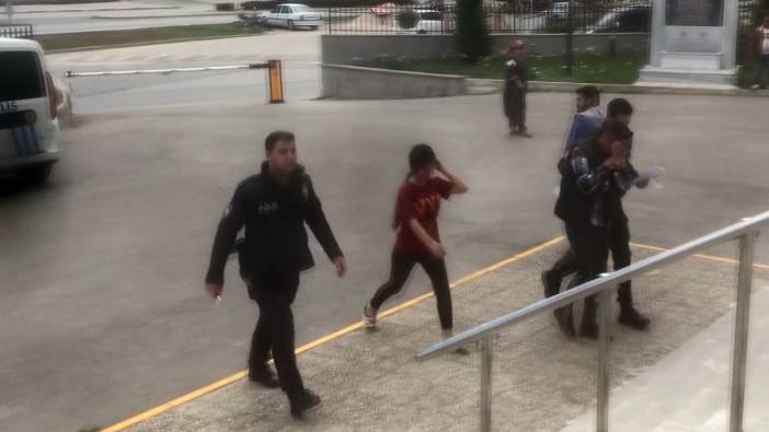 Erkek arkadaşının eski sevgilisini bıçakladı