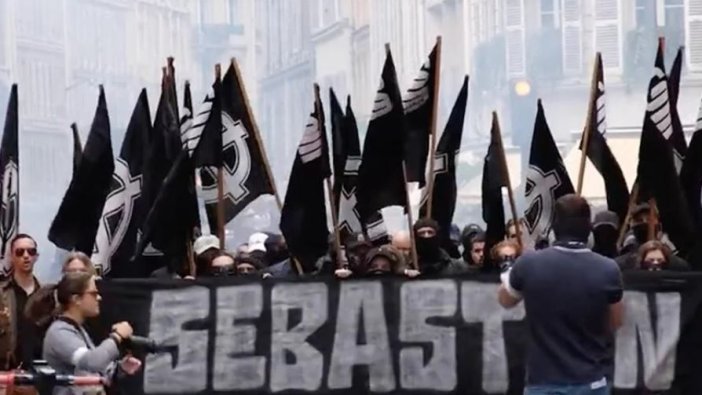 Tartışmalı Neonazi gösterisine "risksiz diye" izin verilmiş