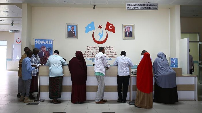 Türk hastaneleri Somali'de şifa dağıtıyor