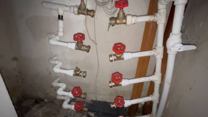 Hırsızlar binayı susuz bıraktı