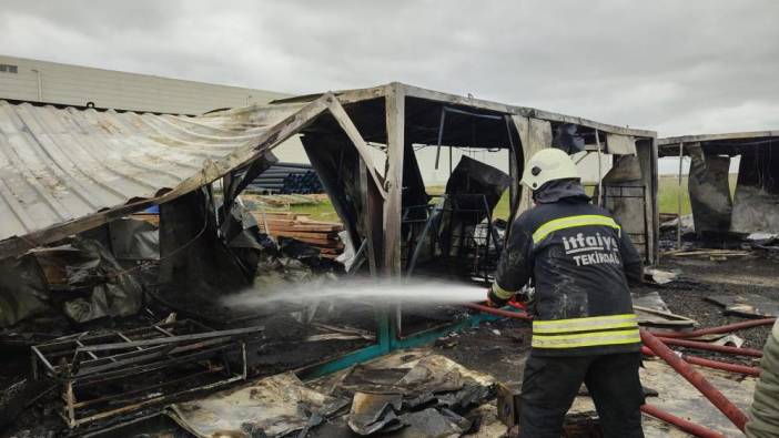 İşçilerin kaldığı konteyner küle döndü