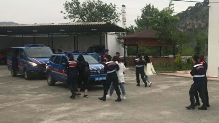 Masaj salonlarına fuhuş operasyonu