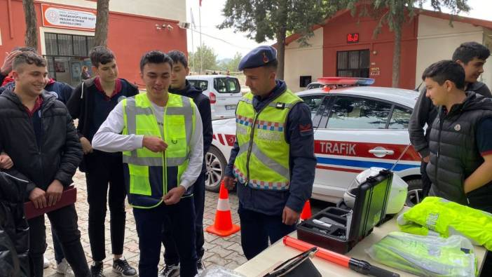 Jandarma 11 bin 775 öğrenciye trafik eğitimi verdi