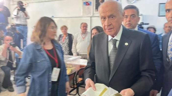 MHP lideri Bahçeli, oyunu kullandı