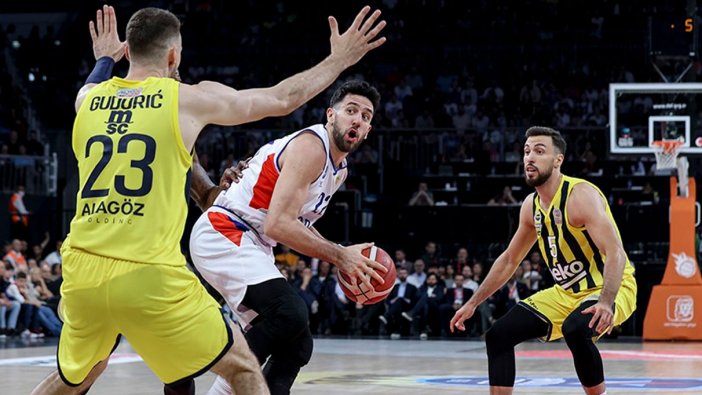 Ertelenen Anadolu Efes-Fenerbahçe maçının tarihi belli oldu