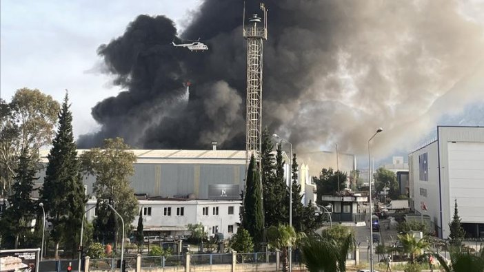 Antalya'da serbest bölgede yangın