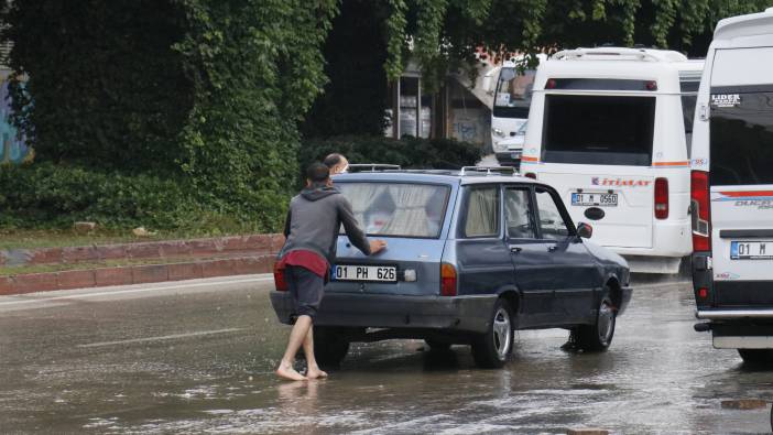 Adana'yı sağanak vurdu