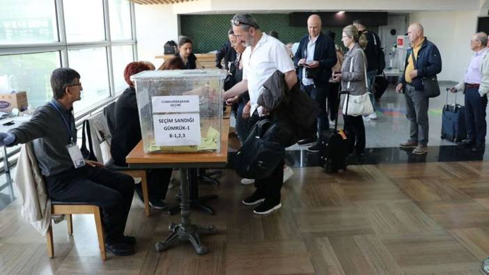 Yurt dışı ve gümrüklerde kullanılan oy sayısı 1,8 milyonu geçti