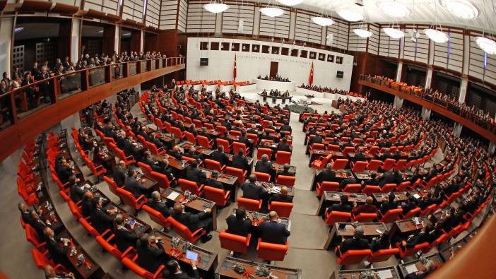 İstanbul Milletvekilleri mazbatalarını alıyor