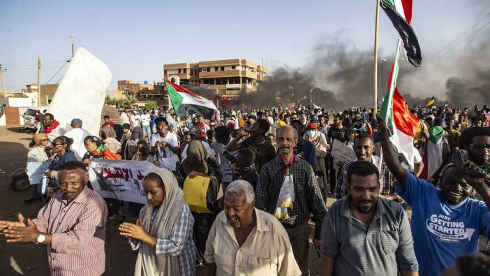 Sudan Savunma Bakanlığı'ndan emekli askeri personele silahlanma çağrısı