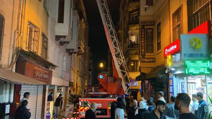 Beyoğlu'nda 2 katlı gece kulübünde korkutan yangın