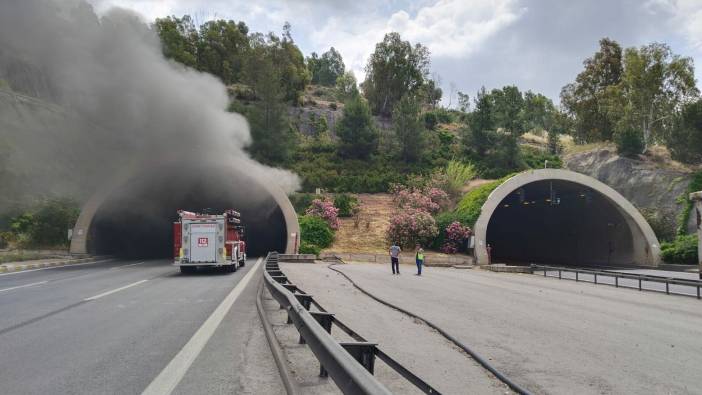 İzmir'deki Bayraklı Tüneli'nde TIR yangını