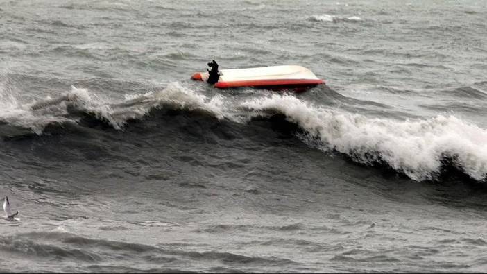 Tekne alabora oldu: 50 kişi kayıp