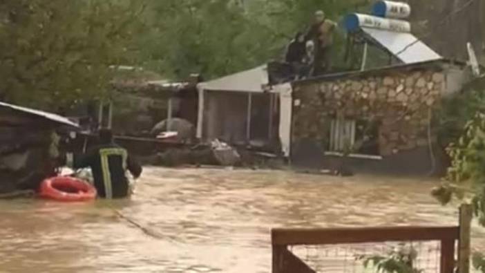 Simav'da 67 evi ve 1 ahırı su bastı: 20 hayvan öldü