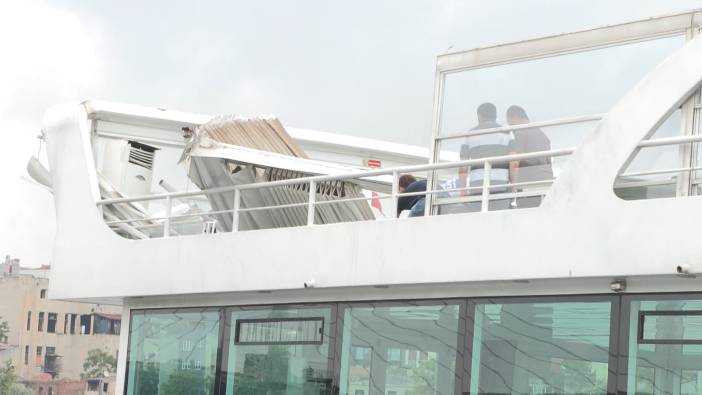 Tur teknesi Galata Köprüsü'ne çarptı