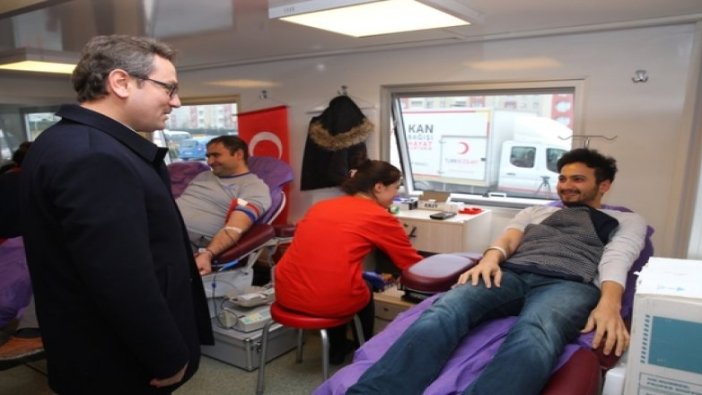 Personelden kan bağışı