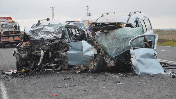 Konya'da minibüs ile kamyonet çarpıştı: 4 ölü