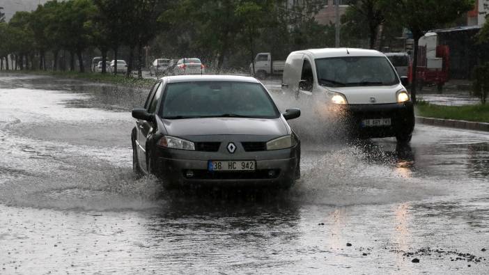 Kayseri'de sağanak yağış