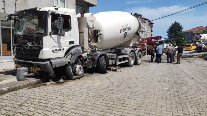 Kastamonu'da beton mikserinin freni boşaldı