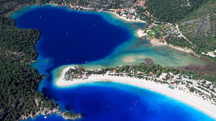 Ölüdeniz turistleri büyülüyor