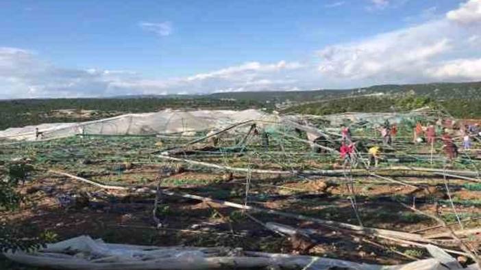 Mersin'de hortum: Seralar yıkıldı