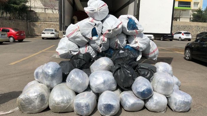 Diyarbakır'da 700 kilogram esrar ele geçirildi