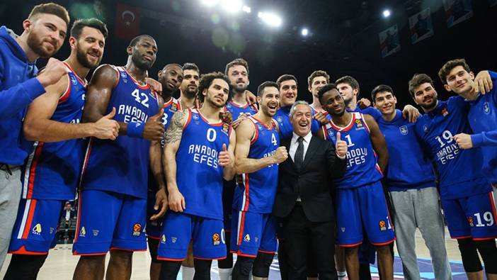 Anadolu Efes'te bir sezon daha: Fransız oyuncunun sözleşmesi uzatıldı