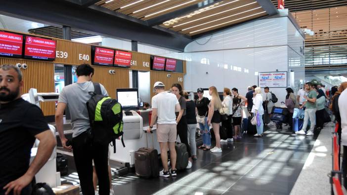 İstanbul Havalimanı'ndan bugün 251 bin 737 yolcu seyahat edecek
