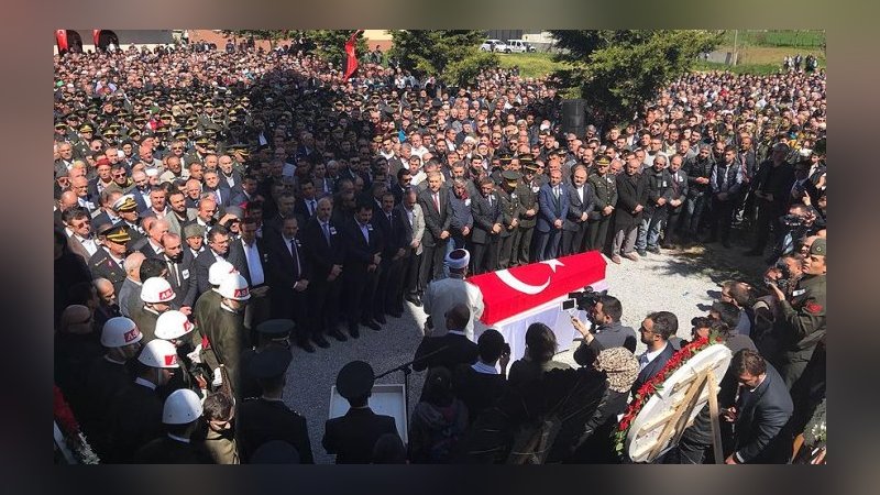 Hakkari şehitleri son yolculuğuna uğurlandı